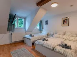 Cosy Old Studio at Schlosspark
