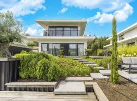 Beautiful water villa near Harderwijk