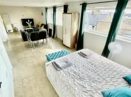City Centre Cozy Studio flat Second Floor