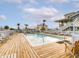Gulf Shores Condo with Pool Walk to Beaches!、ガルフ・ショアーズのホテル