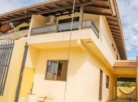 Casa 100m da praia, 10 pessoas, 3 quartos ,,