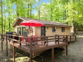 Hot Tub Fire Pit Deck Grill w Resort Amenities