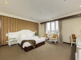 Chalcedony Grand Hotel