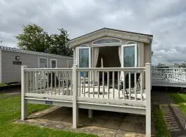 Parkside 41 - Located on Butlins Skegness Caravan Village, WiFi - Meadow Lakes Caravan & Lodge Hire