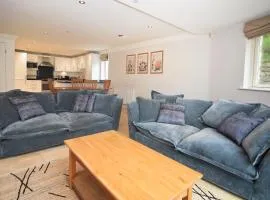 BEACHSIDE SPACIOUS apartment, private garden