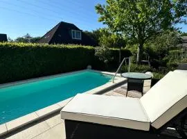 Haus Bettina, im Garten zuhause