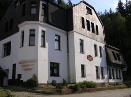 Penzion Akron, guest house in Tanvald