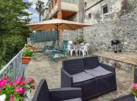 Cozy Home In Limano With Wifi