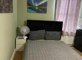 Cosy Studio Flat Forest Road