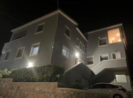 Gea luxury apartment Myrina 2, hotel in Mirina