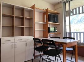 Ski Piau-Engaly balcon vue sur montagne pied pistes proche commerces, appartement à Aragnouet