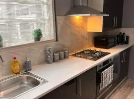 Heathrow Airport 5 Bedroom Home