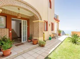 Casa Familiar con Piscina Frente al Mar
