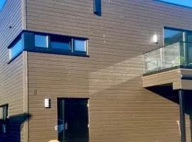 Nydelig hjem nært alt i Tromsø rett med Fjellheisen gratis parkering rett med huset
