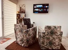 Machala cómoda suite privada con parqueo en urb