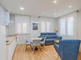 Encantos del Jerte Apartamentos, hotel with parking in Navaconcejo