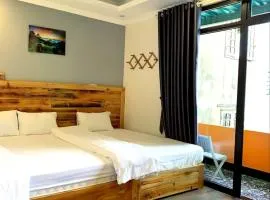 Daun Pisang Homestay & Halal Food