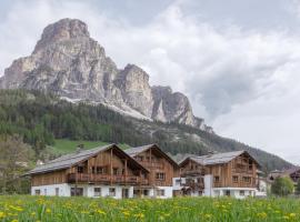 Chalet Ciasa Tino & Sara - BelaVal Apartments, cabin in Corvara in Badia