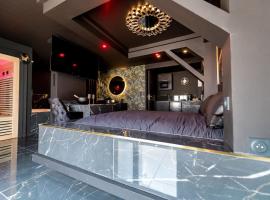 Suite D&S Luxury Room, hotell i Firminy