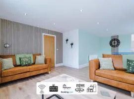 Sleeps 8 Loft bedroom By Harperletting Short Lets & Serviced Accommodation Buckley With Pool table & Long or Short stays