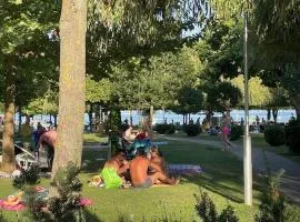 Liliom a Strandnál