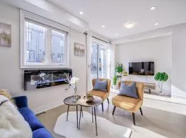 Swan-Lake Luxury Home,Deluxe King size bed WiFi TV