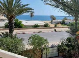 Duplex pied dans l'eau avec magnifique vue sur mer, hotel v destinaci Monastir