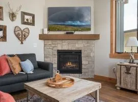 New Luxury Elk Creek Condo E101 I Hot Tub I Great Views I Best Price I FREE Adventures Daily