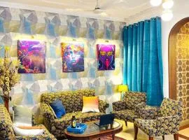 Sassy by Ikhomes 2BHK Apartment New Delhi