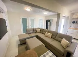 Perfect Group Retreat for 10 Near Beach & Airport