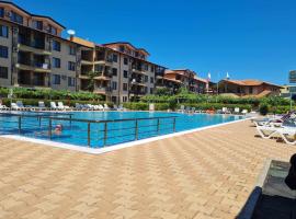 Апартаменти-Студия в Комплекс Нестинарка, hotel sa Tsarevo