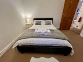 Housefield Stay, Room 2