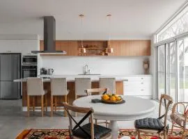 Rose Villa Heritage Home with Parking & WiFi