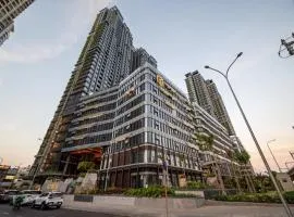 Lumiere Riverside - Luxury Condo District 2
