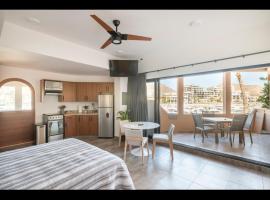 Marina Cabo Plaza unit 107A, Ferienwohnung mit Hotelservice in Cabo San Lucas