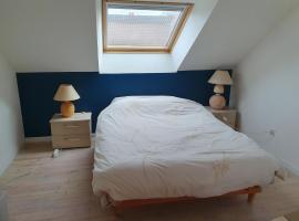 Chambre dans maison cosy et lumineuse, homestay in Sermamagny