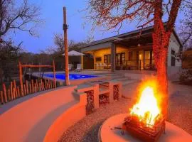Longneck Luxury Bush Lodge