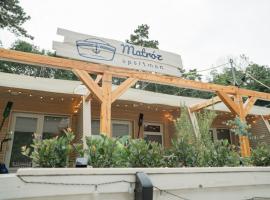 Matróz Apartmanok, hotel v destinaci Balatonalmádi