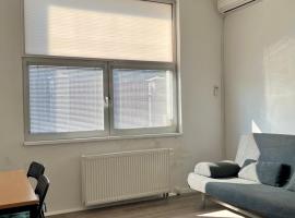 Spacious bungalow with parking, bungalow a Bratislava