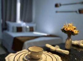 Pousada Vila Caetit&eacute; Lofts, хотел, който приема домашни любимци, в Caetit&eacute;