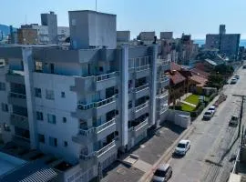 Apartamento 2 quartos sendo 1 suíte em Bombas