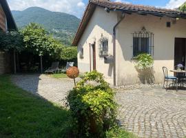 mini Haus mit Pergola -NL-00000196, hotel v destinaci Tenero