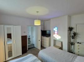 Converted Bungalow In Bexley, ξενοδοχείο σε Streatham Hill