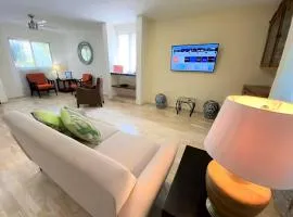 Habitación dentro de un departamento muy bien ubicado