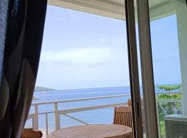 Studio près de la mer et marina
