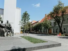 Contessa Central Studio II