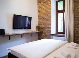 Contessa Central Studio