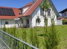Zum Schmetterlingsflieder