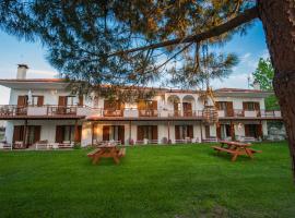 Maria Village: Vourvourou şehrinde bir otel