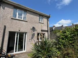 Stayincashel villa Rock view & next to the palace hotel, vila v destinaci Cashel